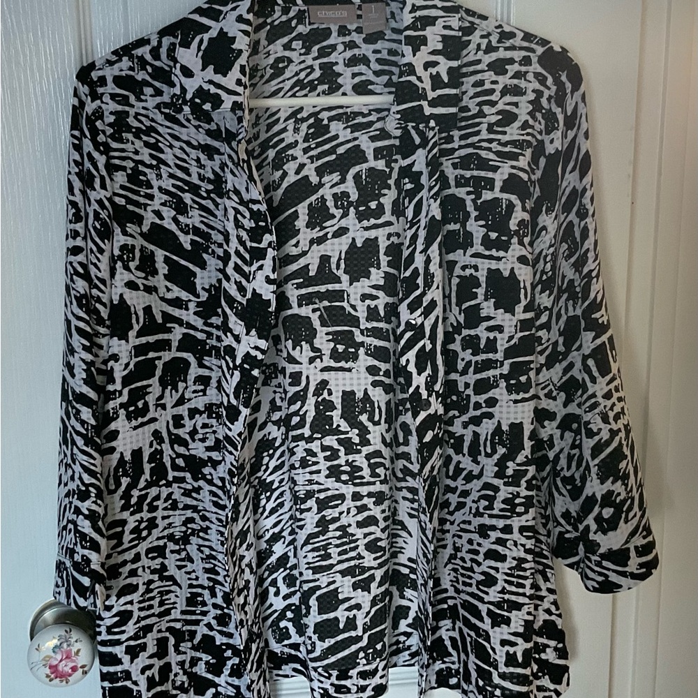 Chico’s Black and White Women's top